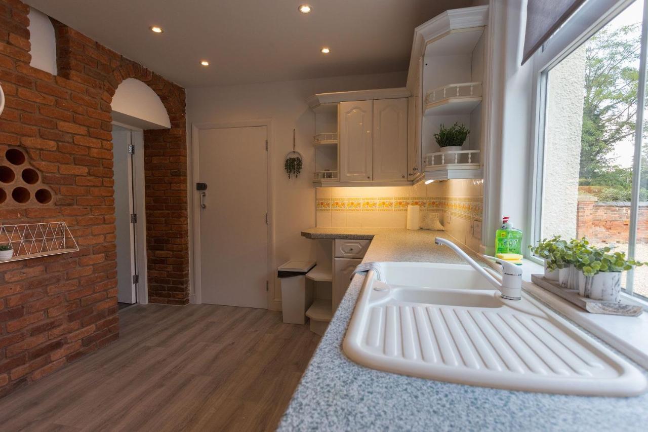 Stunning Rural Apartment - Sleeps 4 - Parking Lichfield Zewnętrze zdjęcie